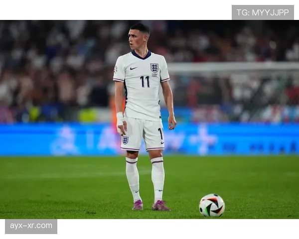 英格兰新星福登闪耀登场,领军三狮军团迈向复兴 英格兰新星福登闪耀登场,领军三狮军团迈向复兴