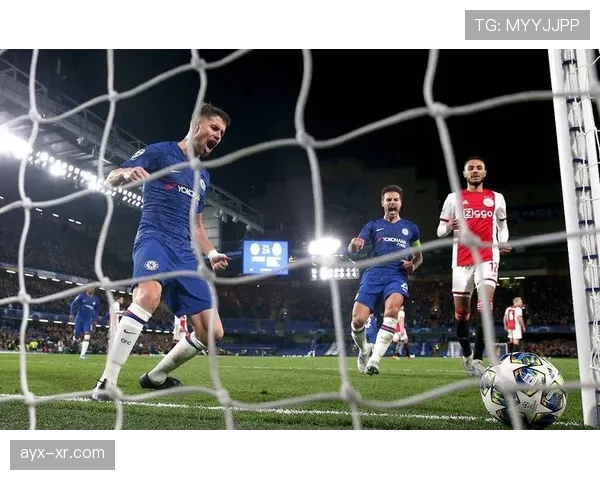 阿贾克斯中场表现稳健，控球能力持续提升助球队取胜