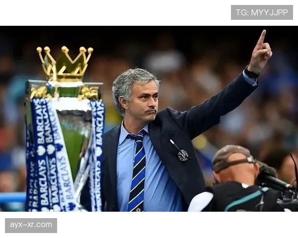 穆里尼奥球队精神带来团结与坚定信念，助力球队逆转胜利表现逐渐提升